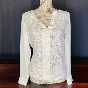 🍓 4 for$25 Outback Red. Long sleeved beautiful classy blouse . XS